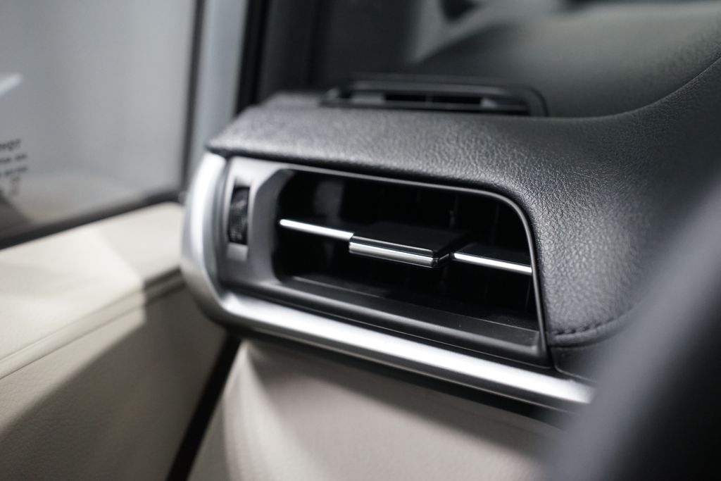 Thumbnail: 2023 Toyota Sienna - 25