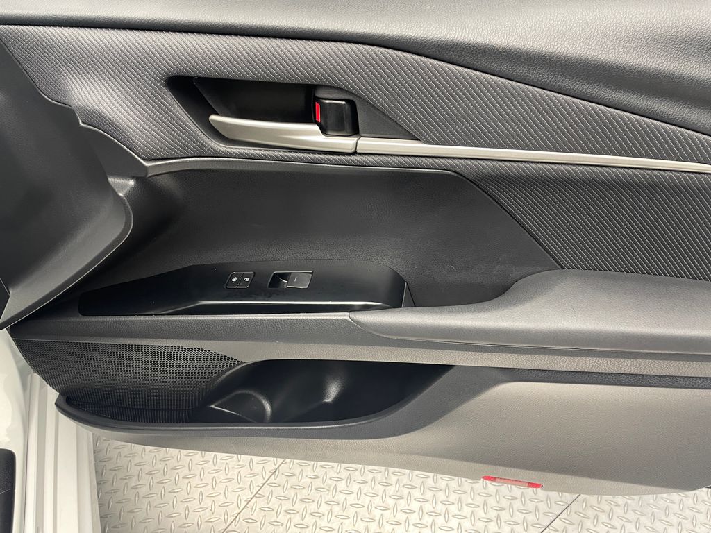 Thumbnail: 2025 Toyota Camry - 19