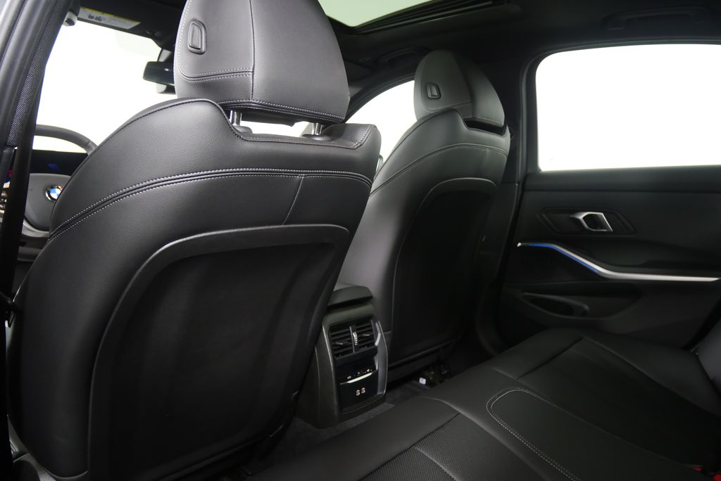 Thumbnail: 2025 BMW 3 Series - 19