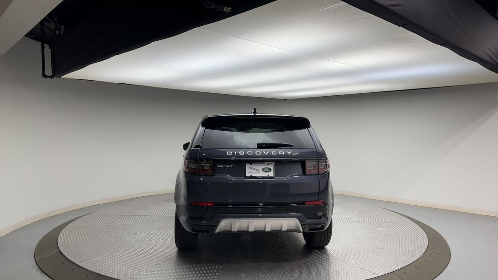 2024 Land Rover Discovery Sport S 9