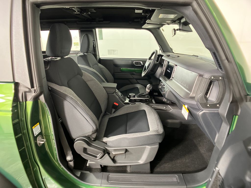 2025 Ford Bronco Base photo 4