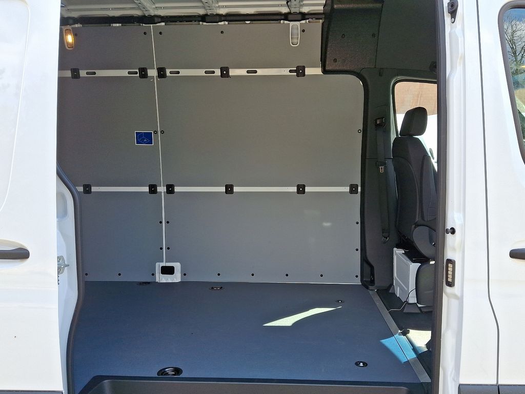 2025 Mercedes-Benz Sprinter 2500 6