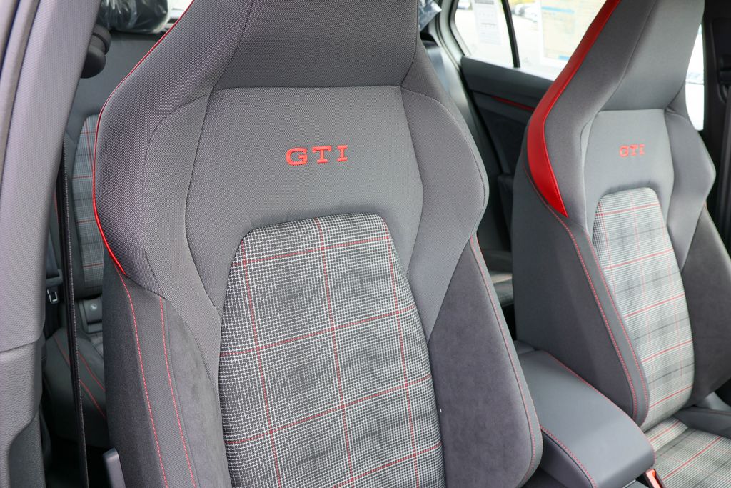 2024 Volkswagen Golf GTI 2.0T SE 36