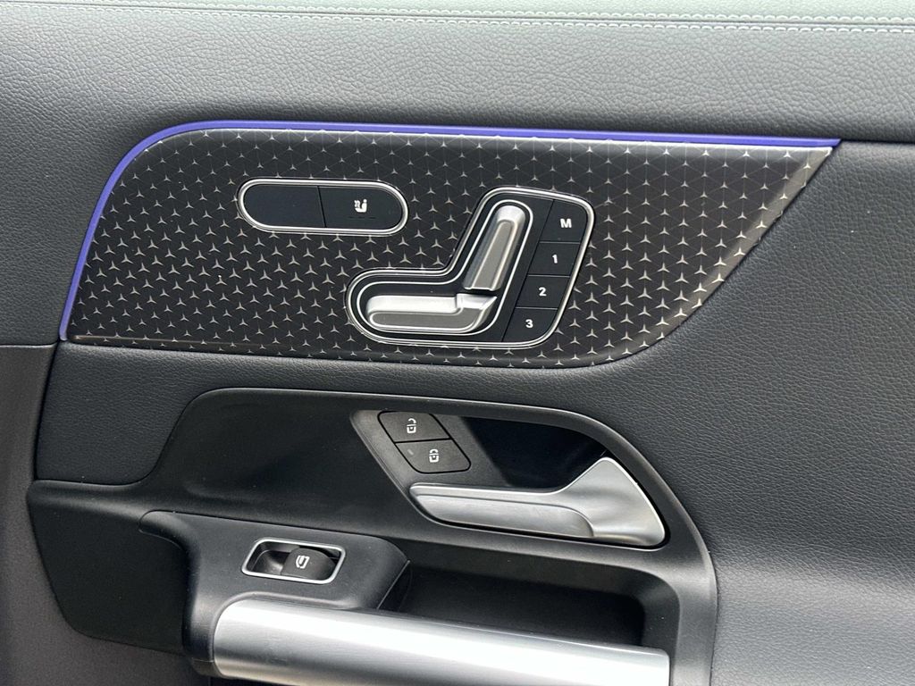 Thumbnail: 2025 Mercedes-Benz GLA - 18