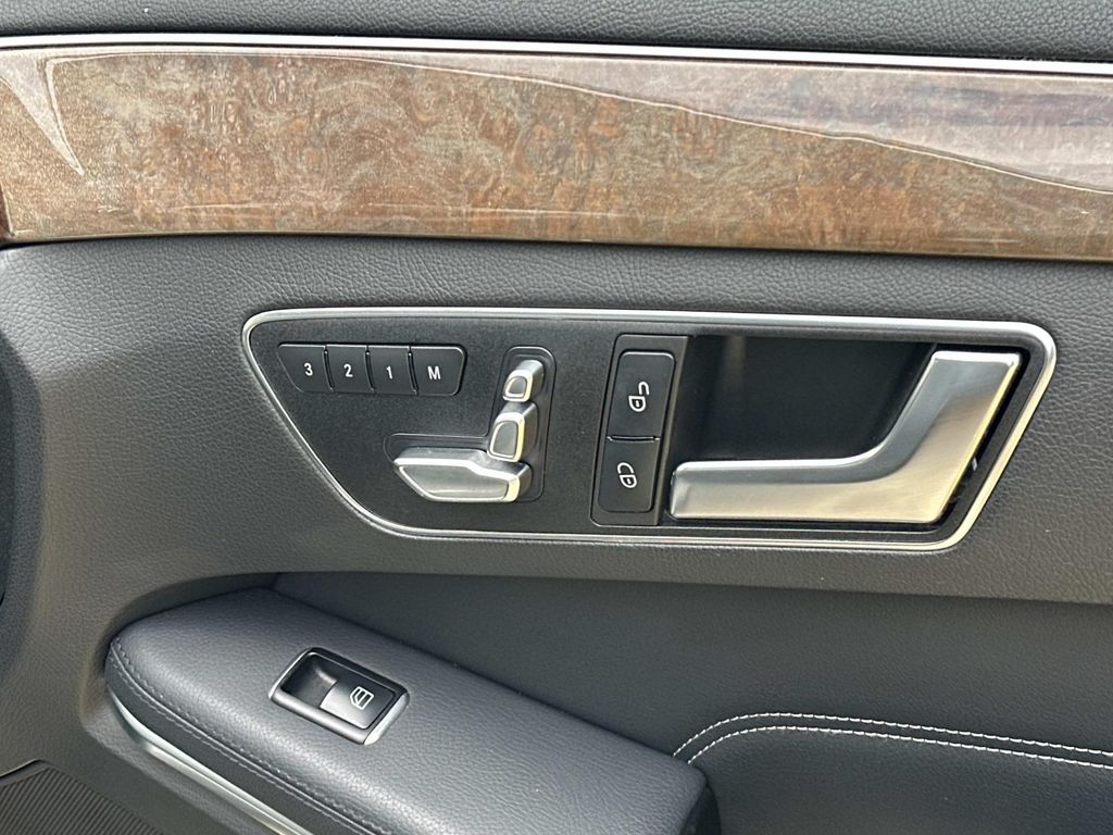 Thumbnail: 2016 Mercedes-Benz E-Class - 20