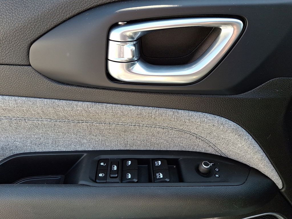 2025 Jeep Compass Latitude Silver at Spitzer Acura
