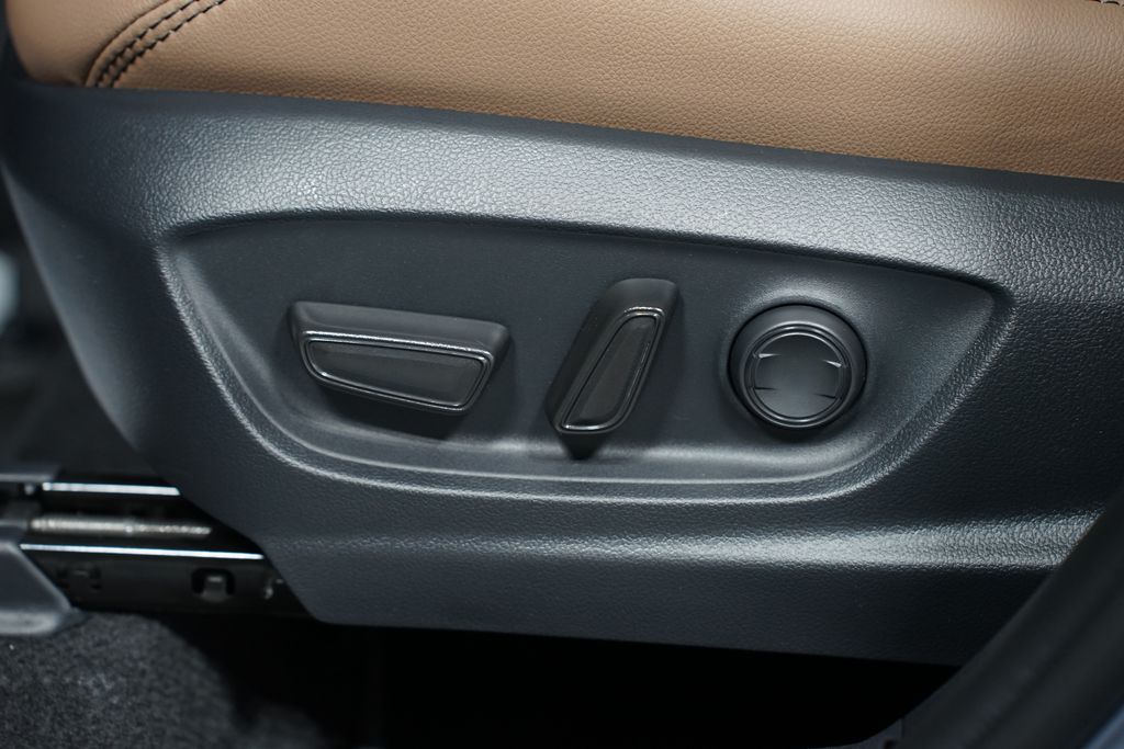 Thumbnail: 2026 Toyota Corolla Cross - 32