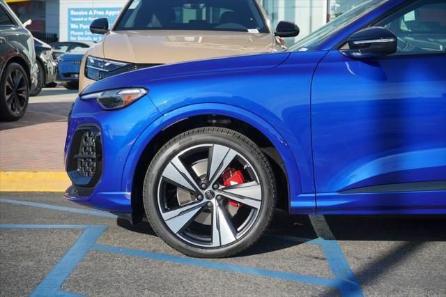 Thumbnail: 2025 Audi SQ5 - 2