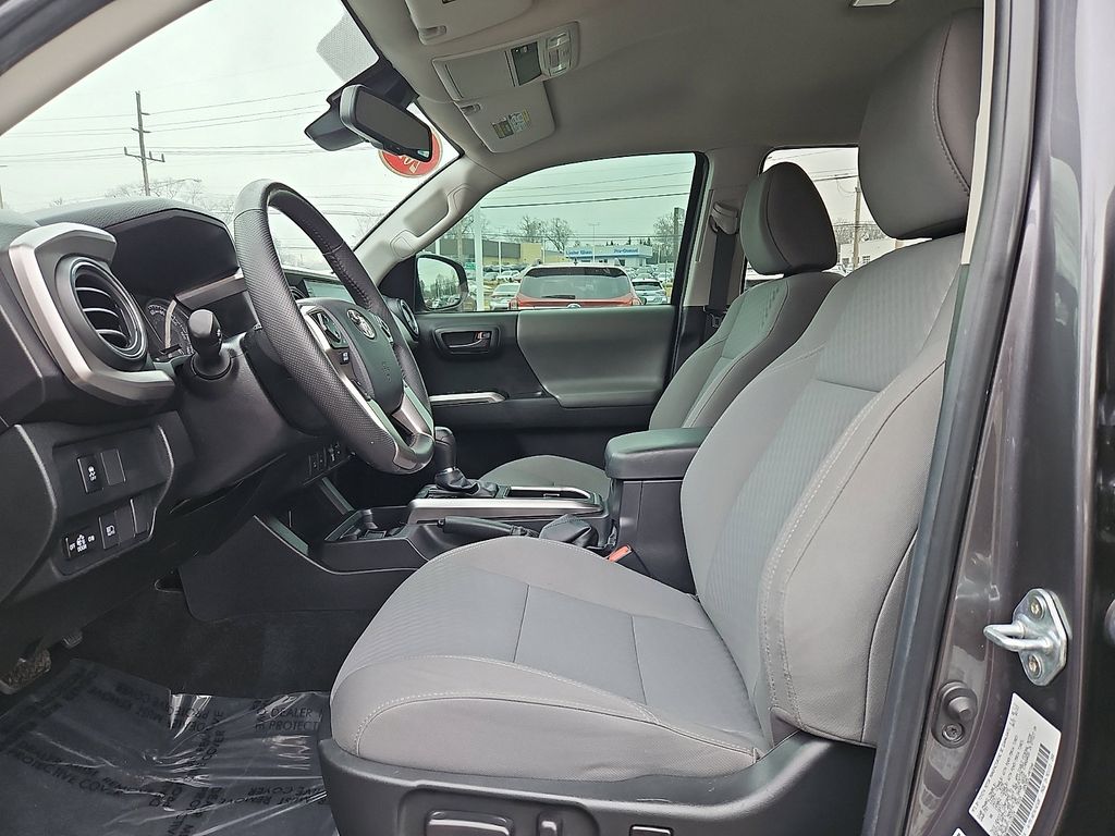 Thumbnail: 2023 Toyota Tacoma - 14