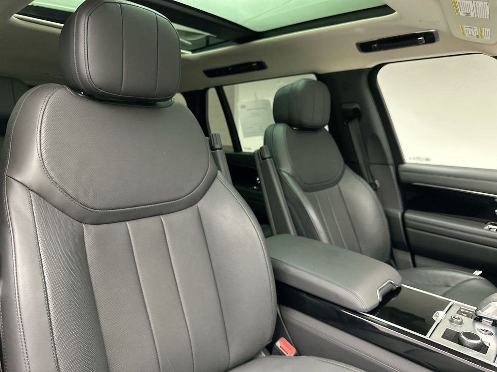 2023 Land Rover Range Rover SE 6