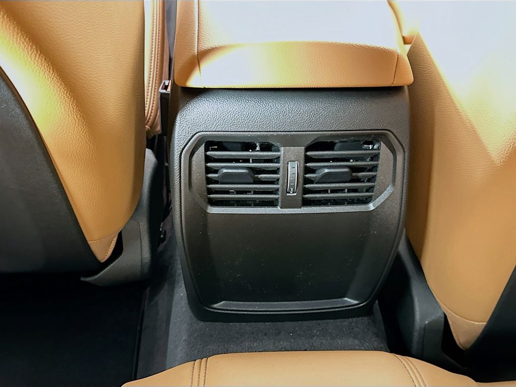 Thumbnail: 2026 BMW 4 Series - 18