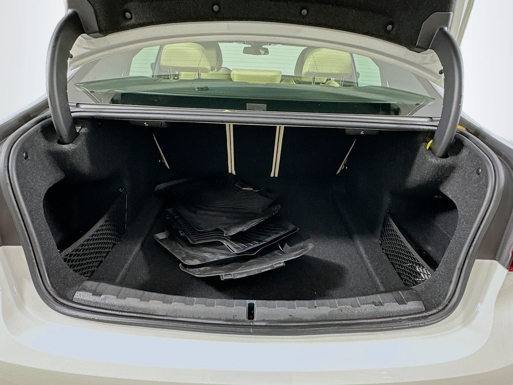 Thumbnail: 2021 BMW 3 Series - 27