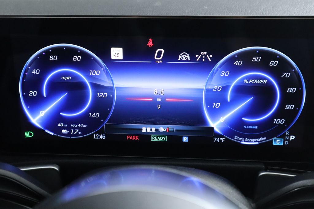 2025 Mercedes-Benz EQB 250+ 32