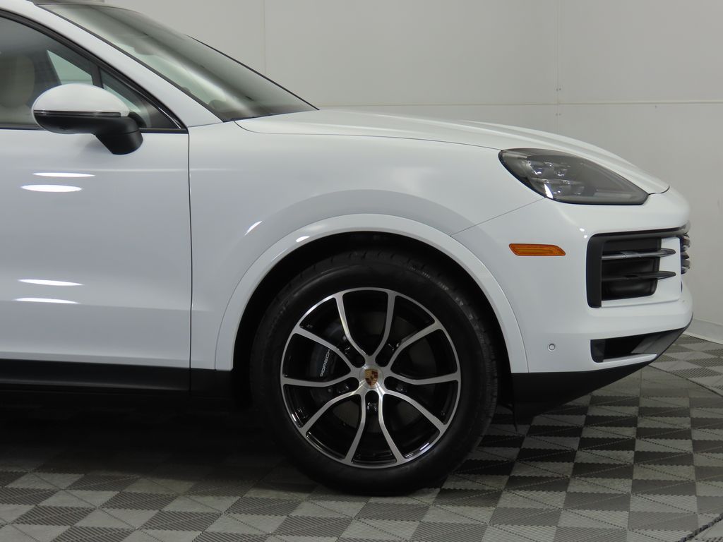 Thumbnail: 2025 Porsche  - 11