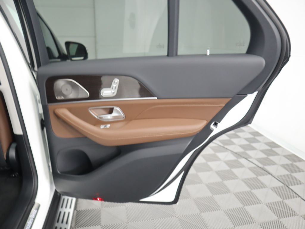 Thumbnail: 2025 Mercedes-Benz GLE - 28