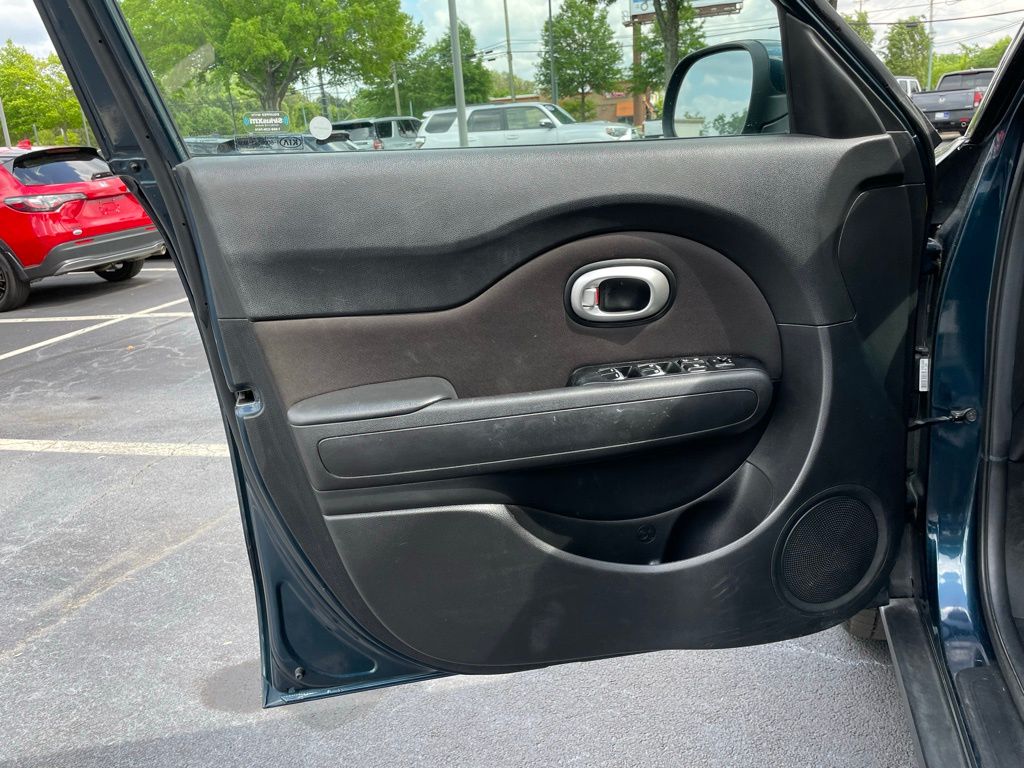 Thumbnail: 2017 Kia Soul - 21