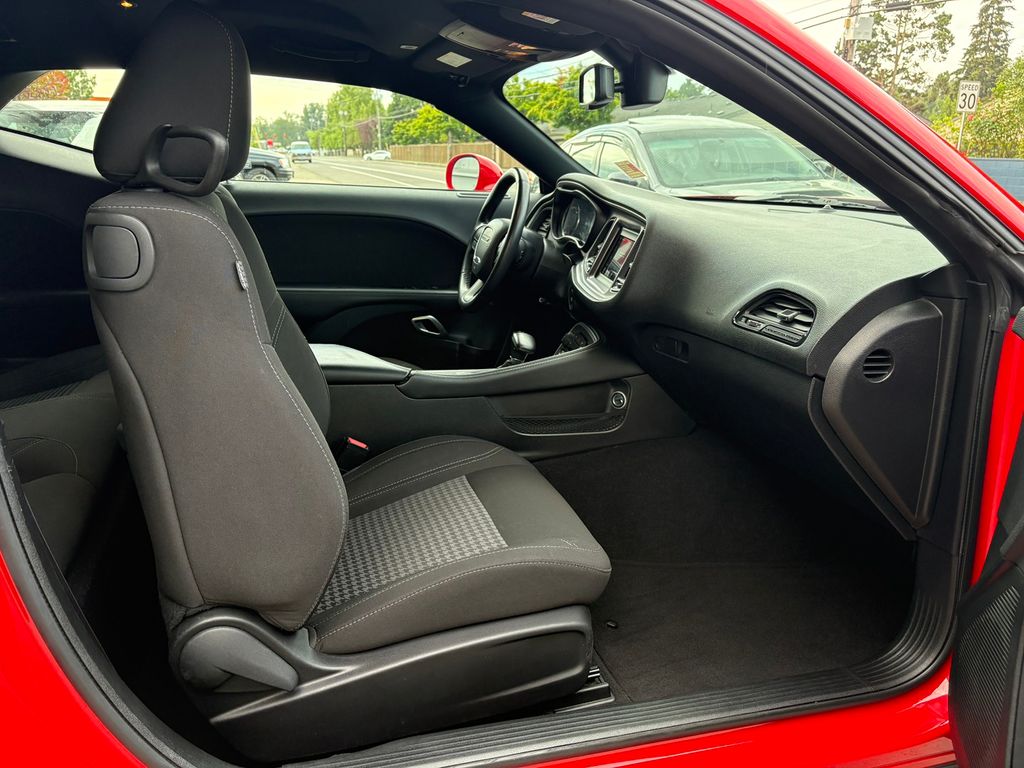 2022 Dodge Challenger SXT