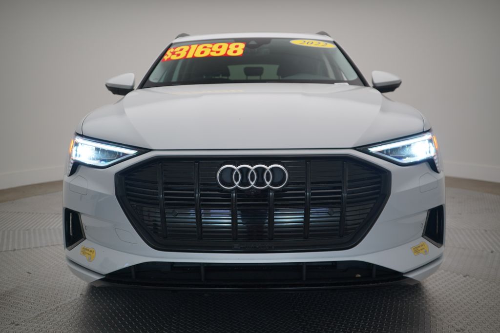 Thumbnail: 2022 Audi e-tron - 5
