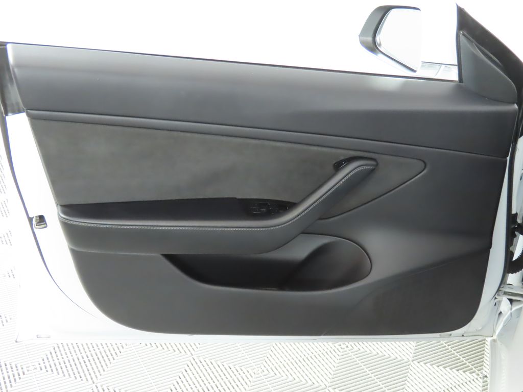 Thumbnail: 2020 Tesla Model 3 - 20
