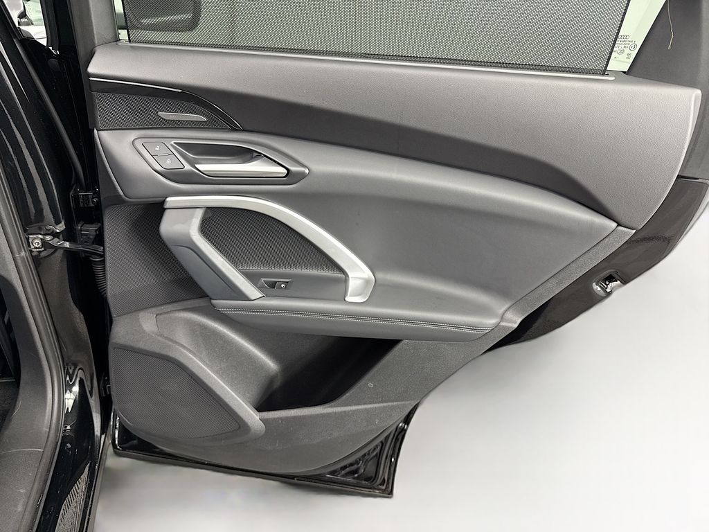 Thumbnail: 2025 Audi Q5 - 26