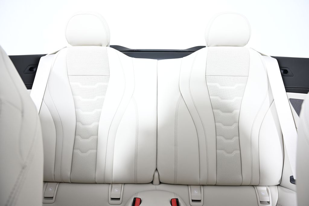 Thumbnail: 2026 BMW 8 Series - 31