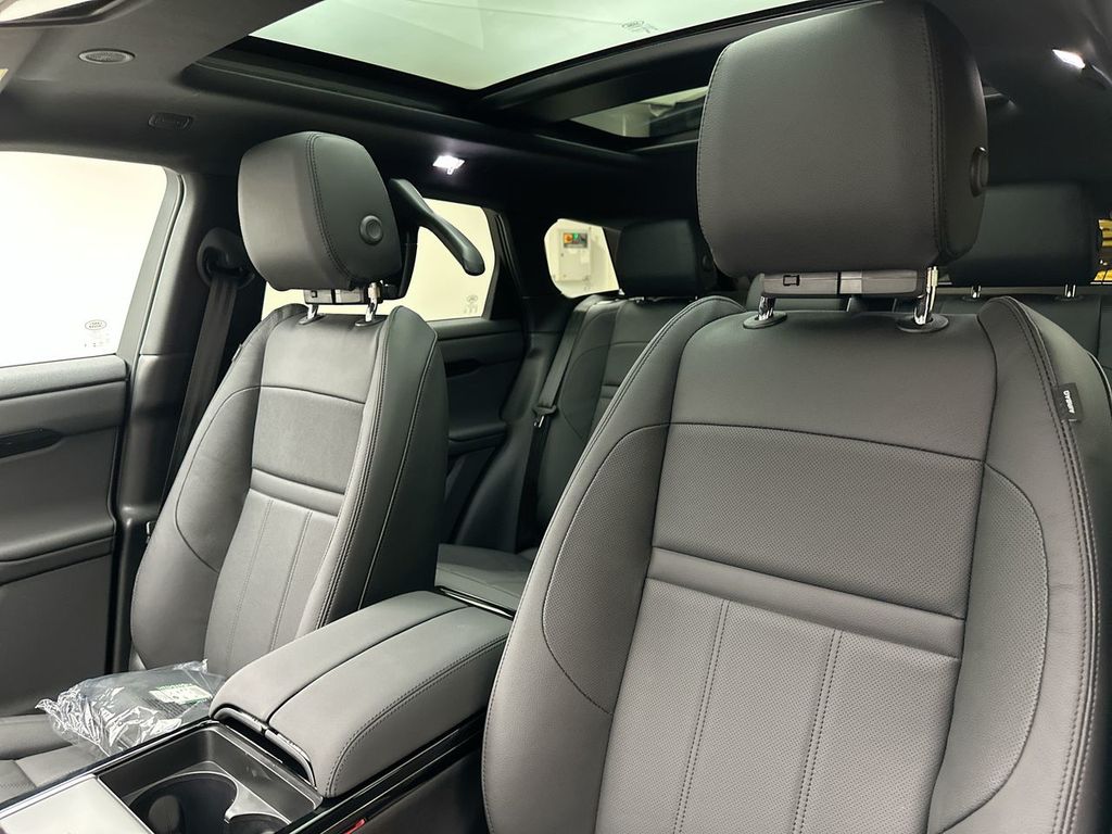 Thumbnail: 2026 Land Rover Range Rover Evoque - 18