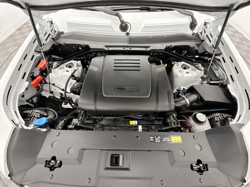 Thumbnail: 2025 Land Rover Defender - 28