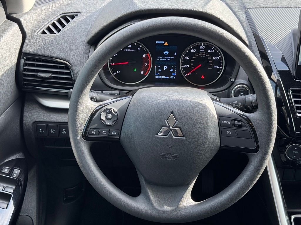 2025 Mitsubishi Eclipse Cross LE photo 16
