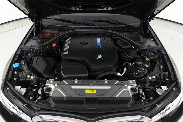 2022 BMW 3 Series 330e iPerformance 6