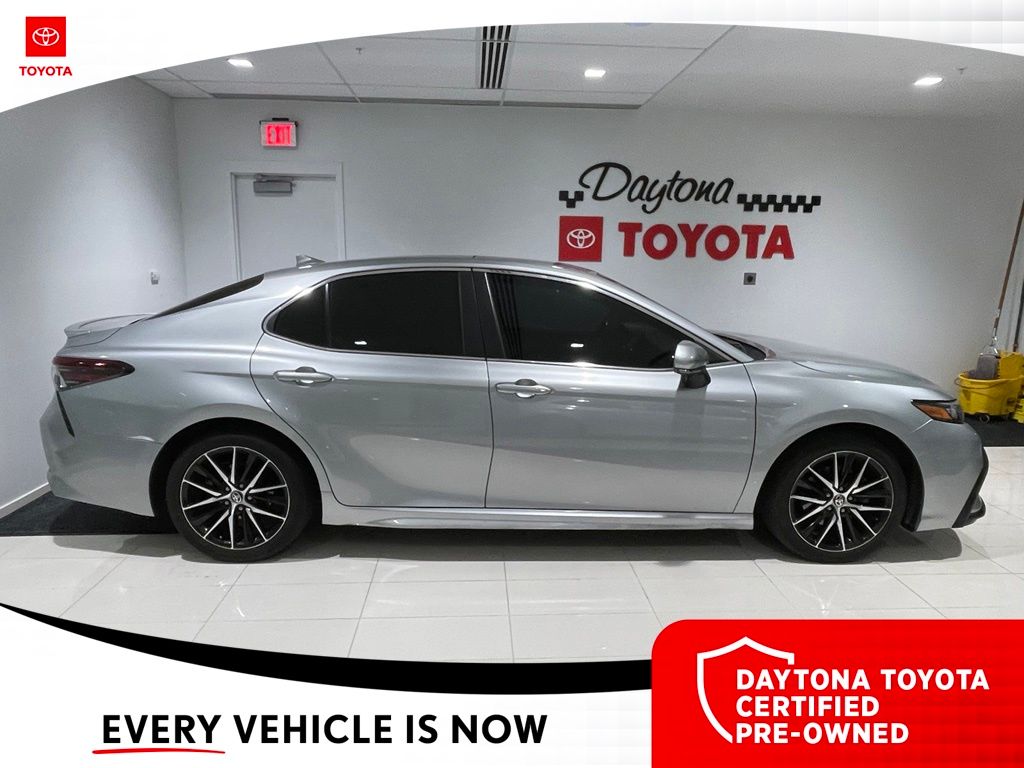 2021 Toyota Camry SE - Photo 6