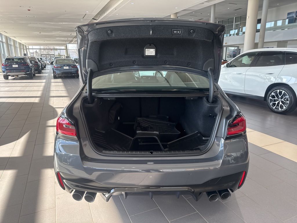 Thumbnail: 2022 BMW M5 - 9