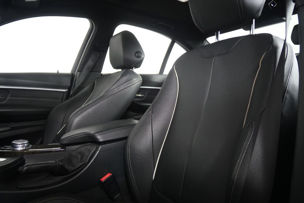 Thumbnail: 2016 BMW 3 Series - 3