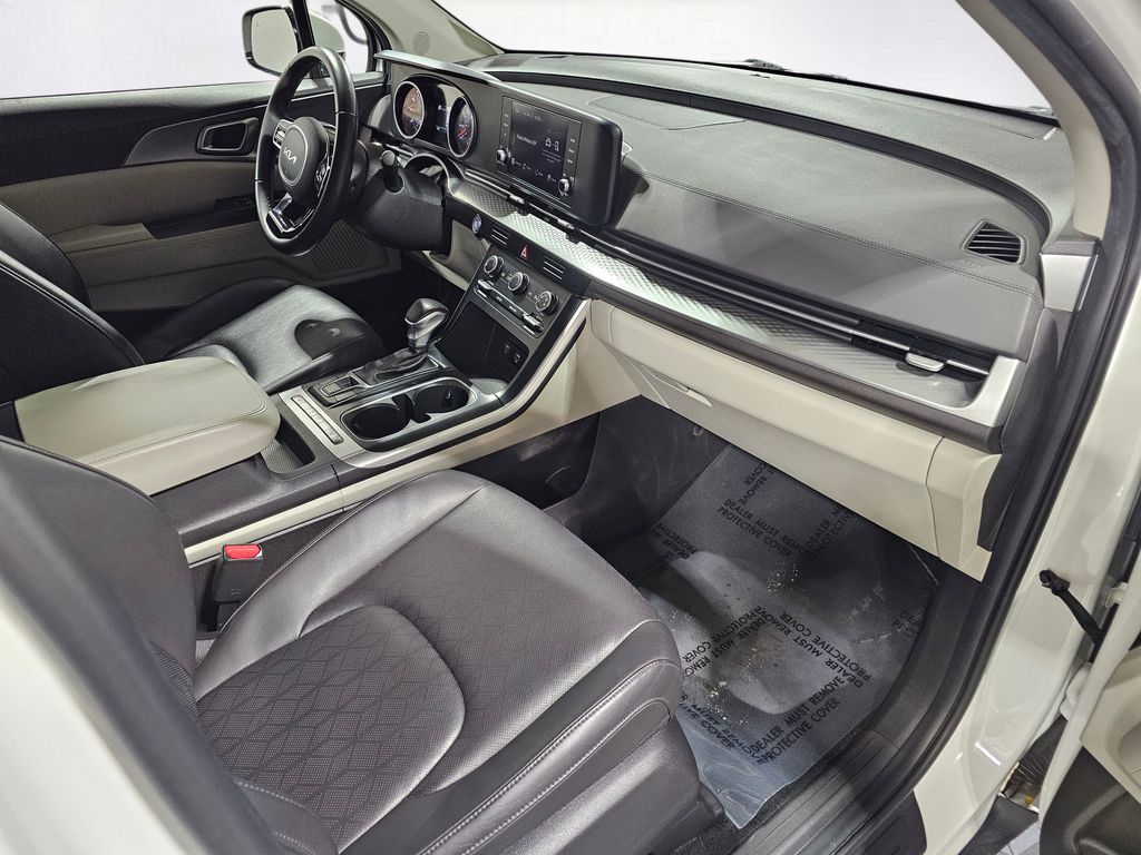 Used 2024 White Kia LX image 14