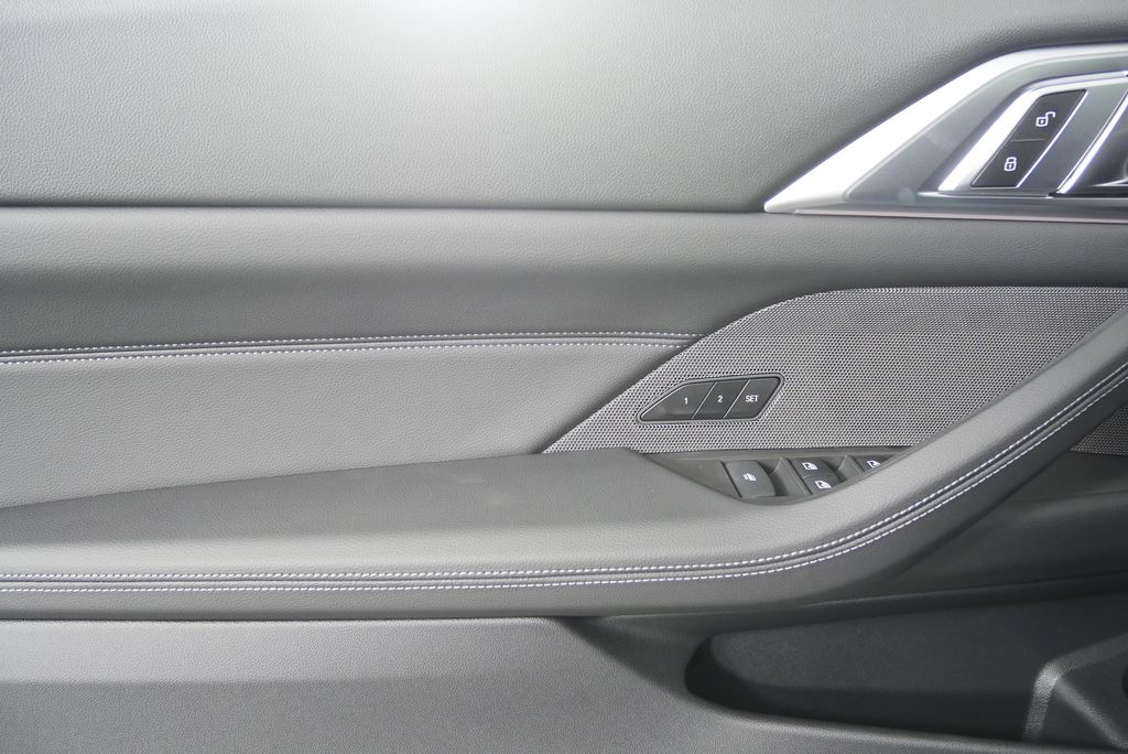 Thumbnail: 2026 BMW 4 Series - 9