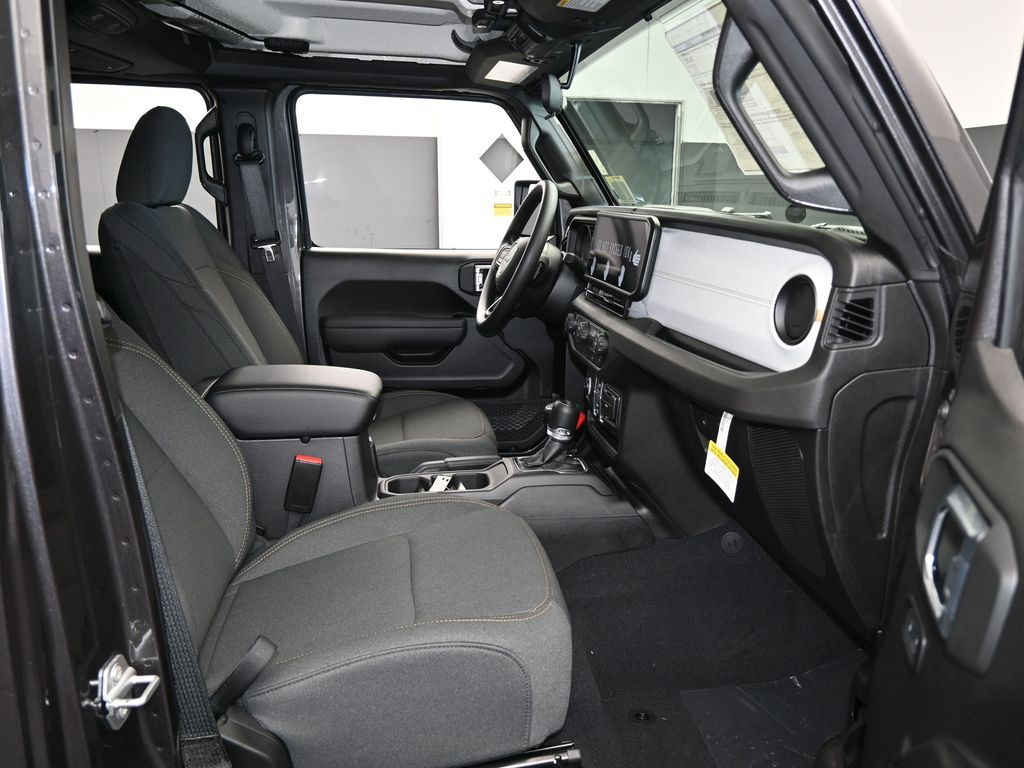 New 2026 Granite Crystal Metallic Clearcoat Jeep Sport image 37