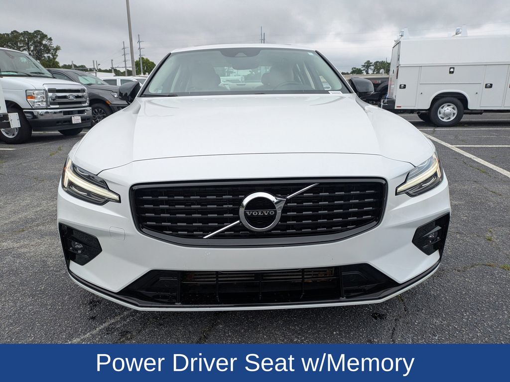 2021 Volvo S60 T5 Momentum