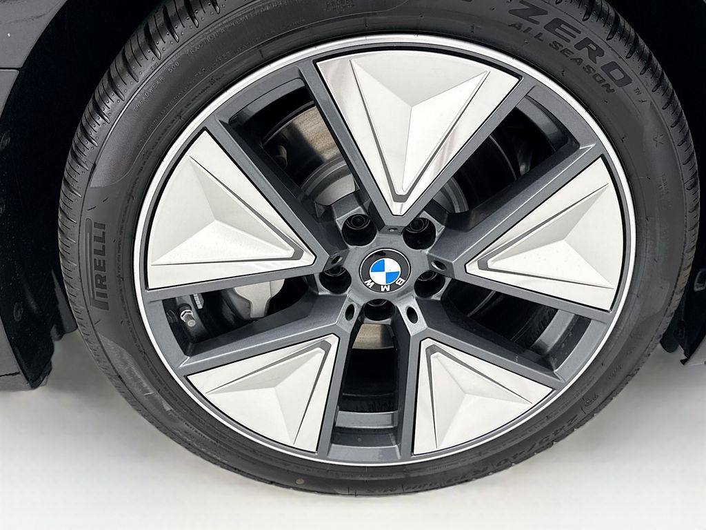 Thumbnail: 2026 BMW i4 - 31