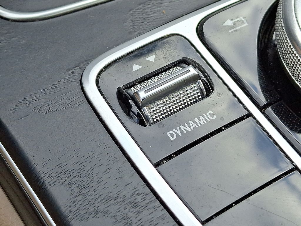 Thumbnail: 2021 Mercedes-Benz C-Class - 24