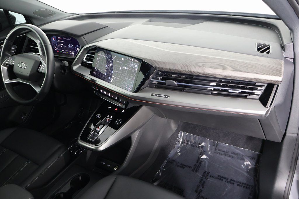 Thumbnail: 2023 Audi Q4 e-tron - 9