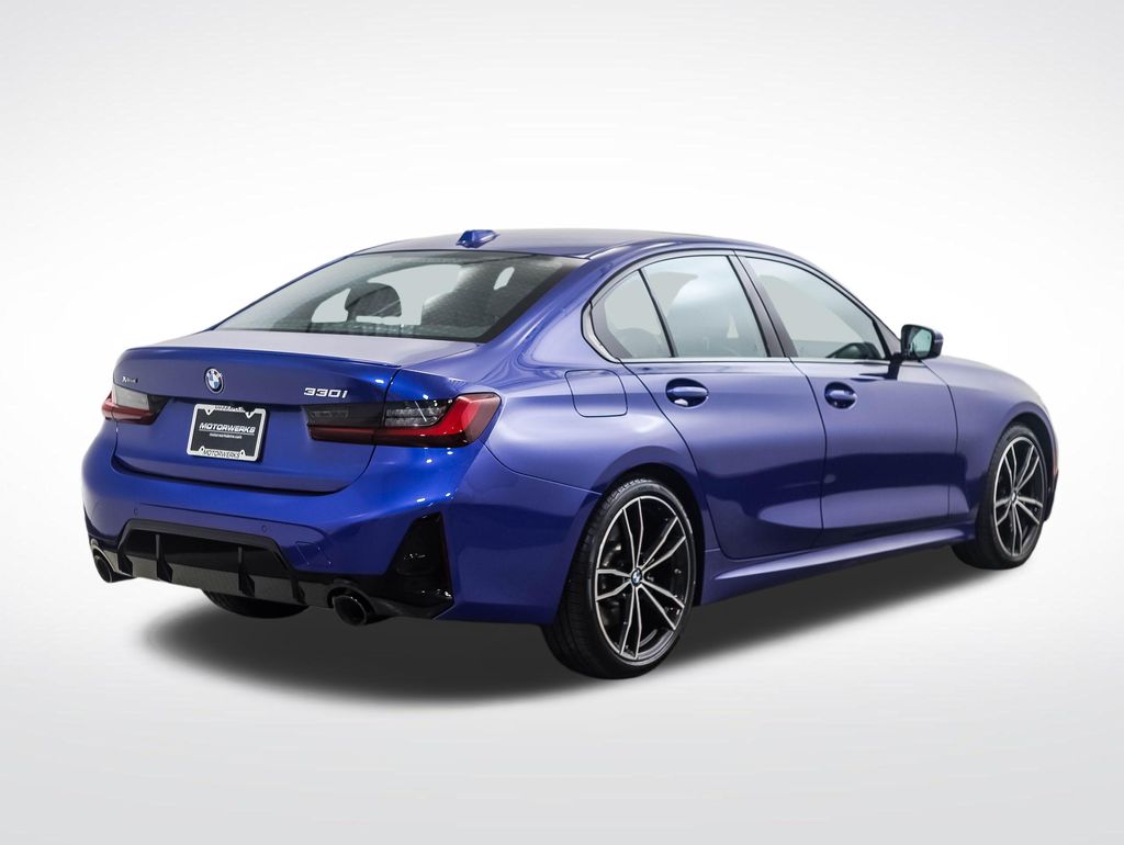 Thumbnail: 2023 BMW 3 Series - 5