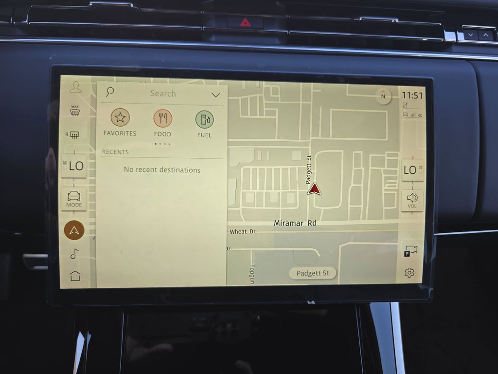 New 2026 White Land Rover Dynamic SE image 23
