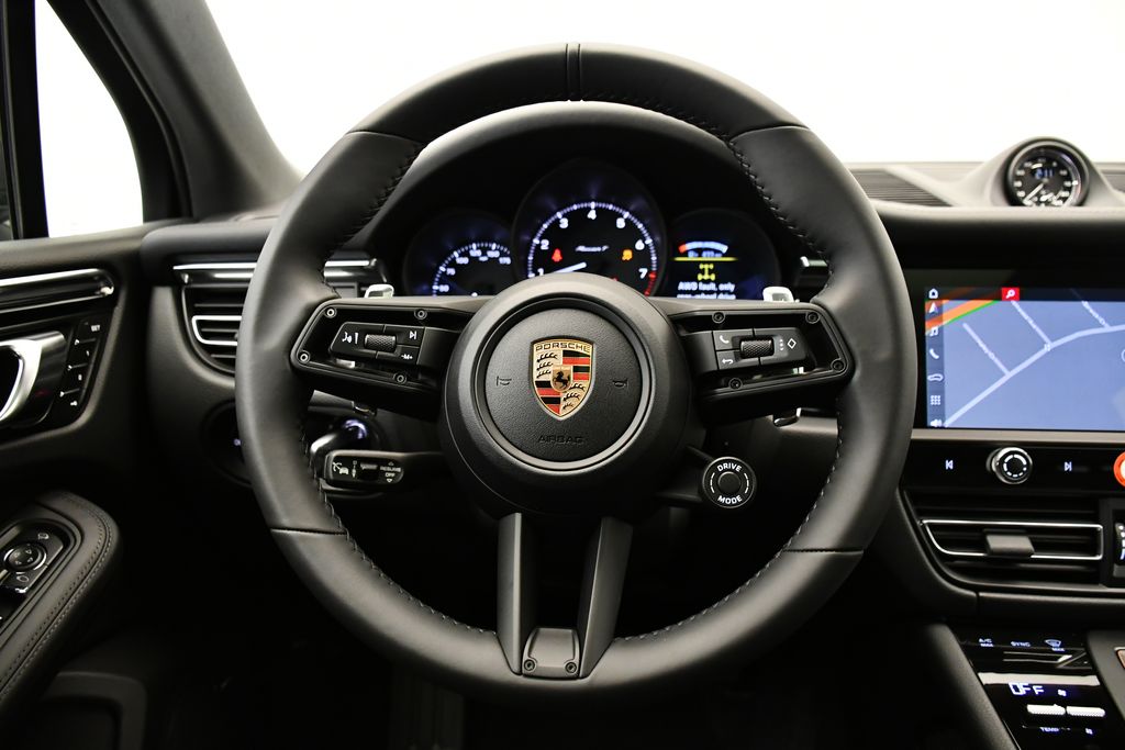 Thumbnail: 2026 Porsche Macan - 26