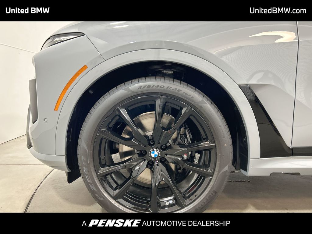 Thumbnail: 2026 BMW X7 - 10