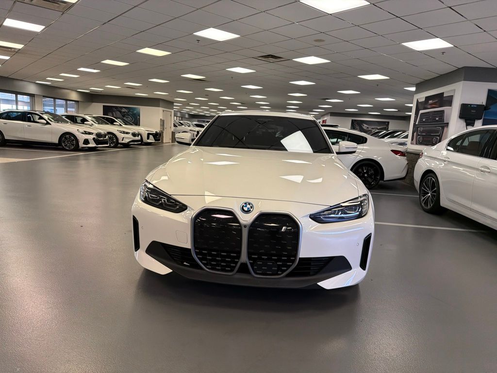 Thumbnail: 2023 BMW i4 - 2