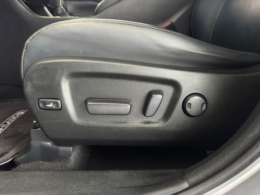 2015 Toyota Highlander XLE V6 Silver at Autostrade