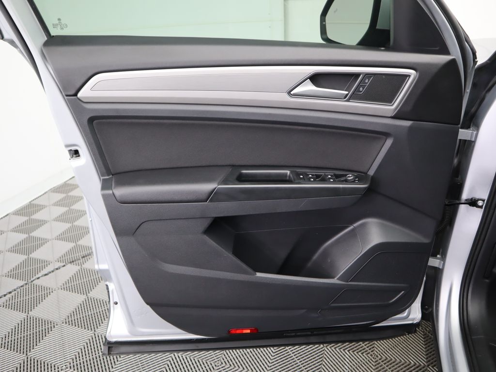 2019 Volkswagen Atlas S 25