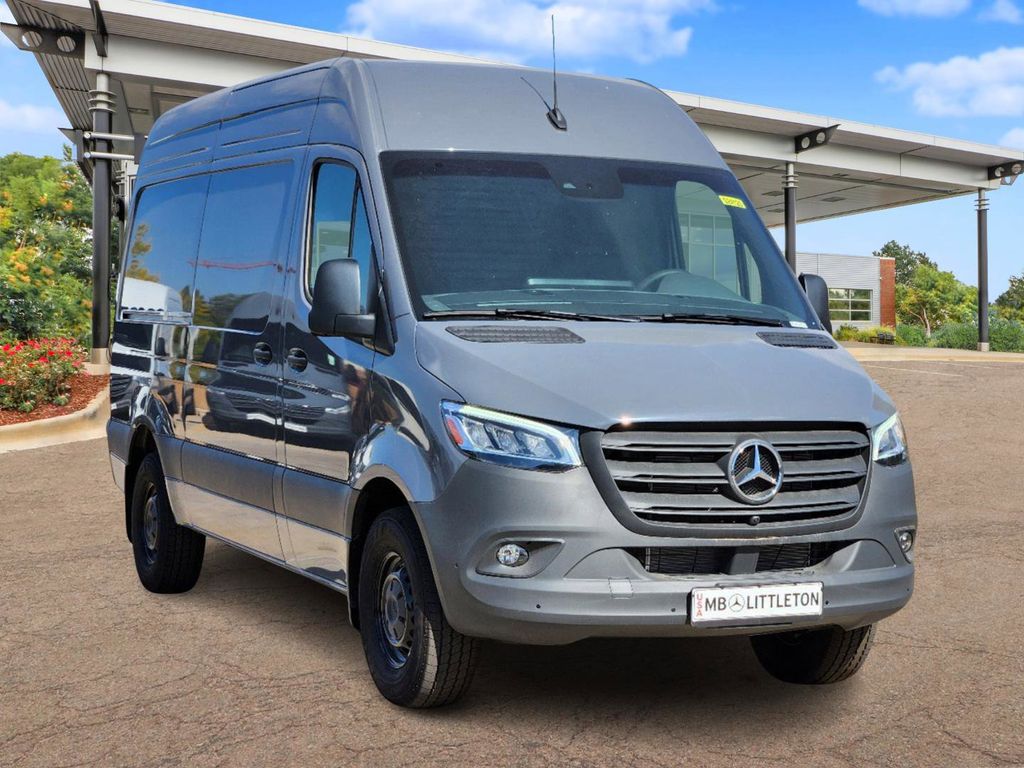 2024 Mercedes-Benz Sprinter 2500 Cargo 144 WB 2