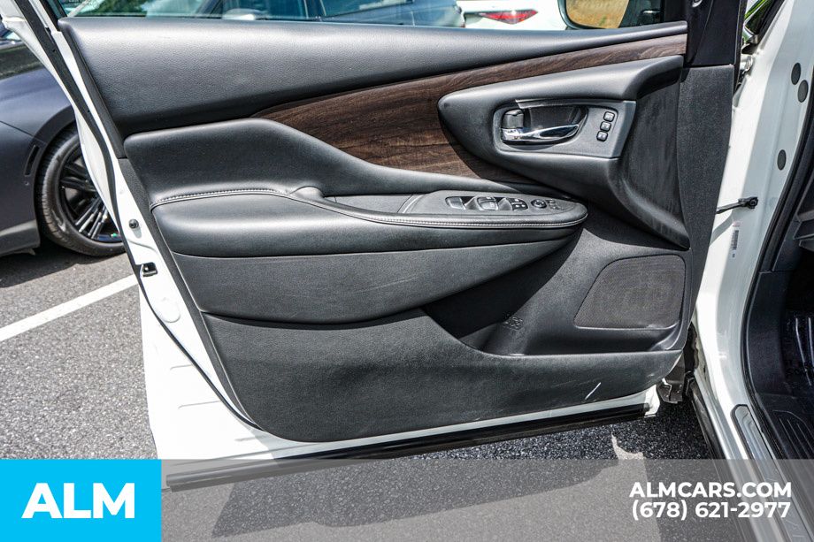 Used 2020 White Nissan Platinum image 49