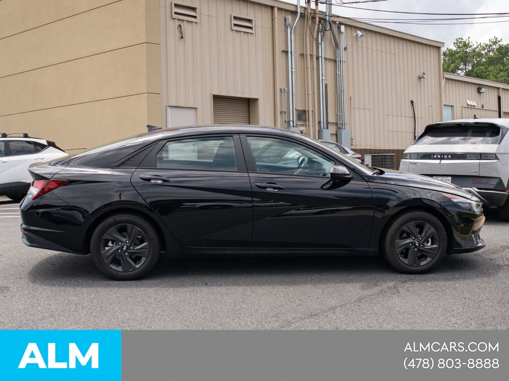 Used 2023 Black Hyundai SEL image 11