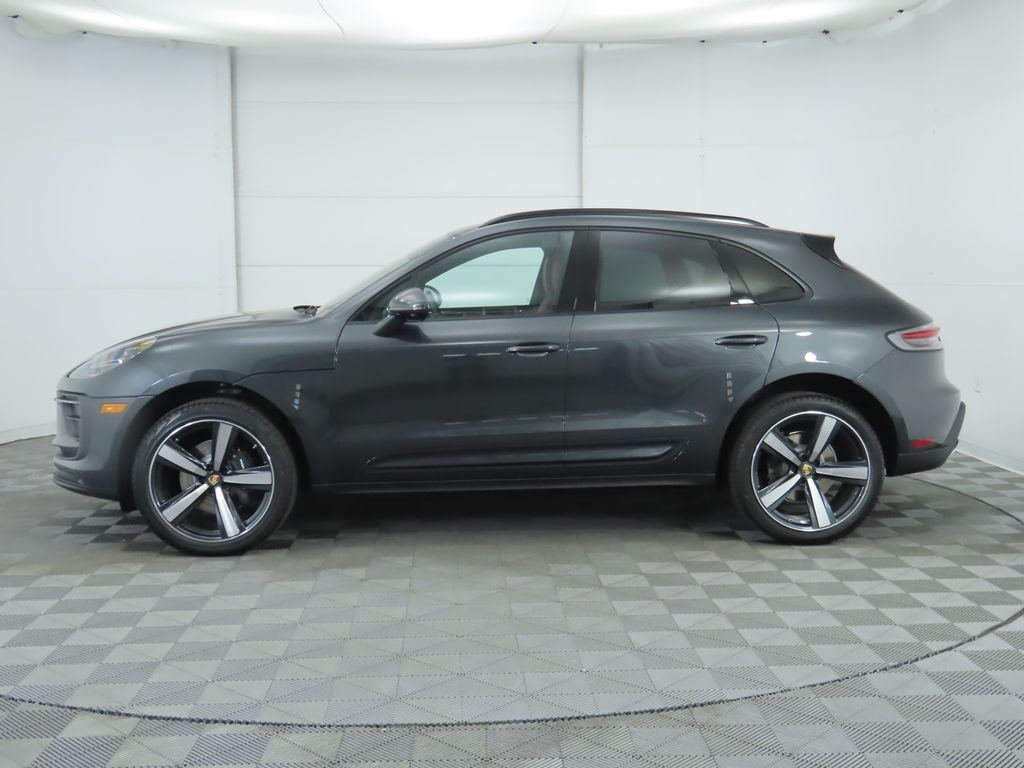 Thumbnail: 2025 Porsche Macan - 2